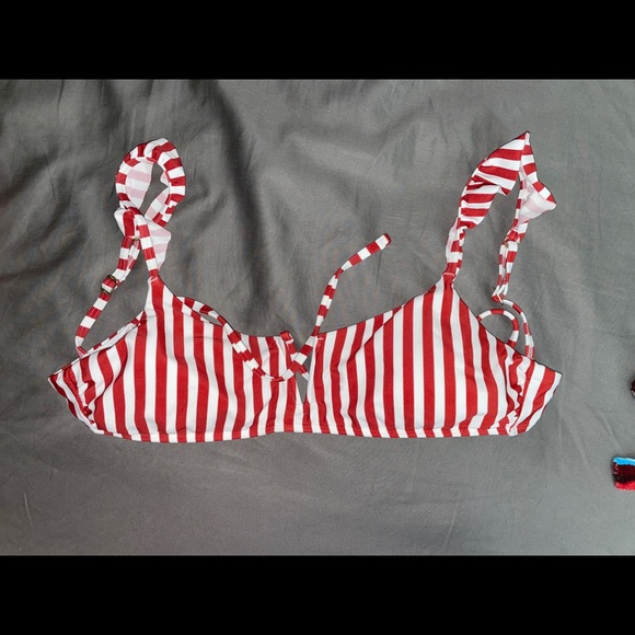 Bikini - Picture 2 of 6